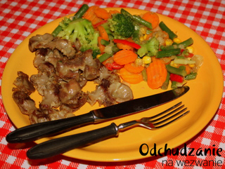 Żołądki drobiowe z warzywami