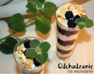 Deser z miksem owoców